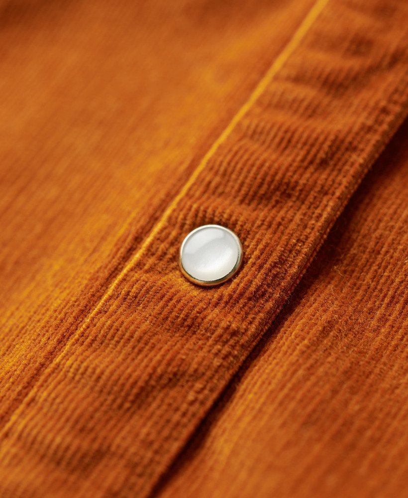 camisa western de veludo cotelê em tom bege vibrante