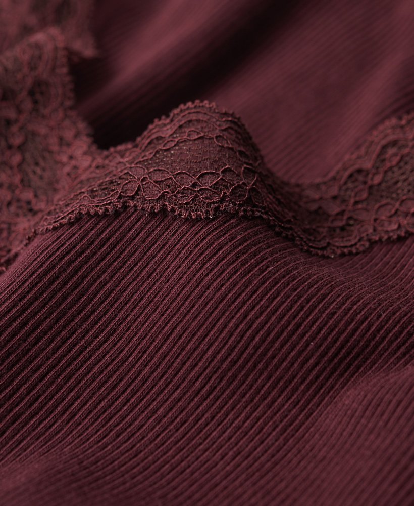 top de alças canelado em algodão orgânico na cor vermelho porto.