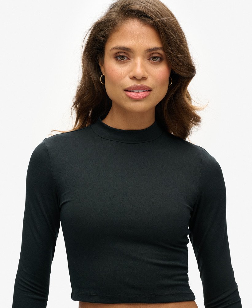 blusa preta de manga comprida com costas abertas