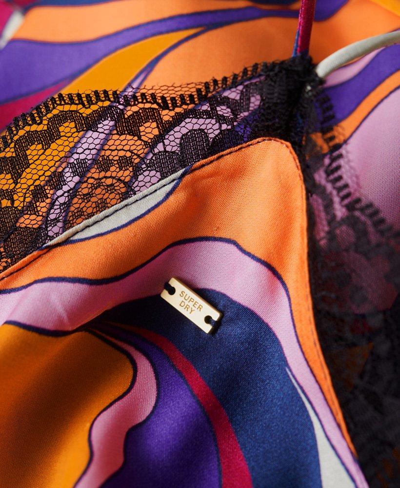 top de alças em cetim com detalhes em renda na cor presley multicolorida.