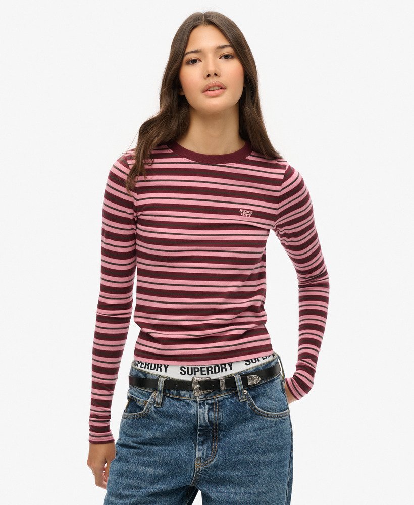 blusa listrada de manga comprida em tons de lilás e rosa.