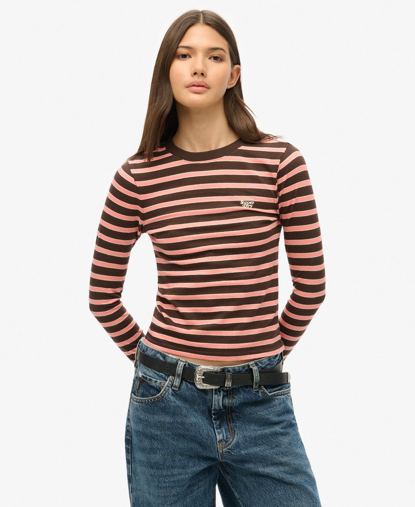 blusa listrada de manga comprida em marrom chocolate escuro.