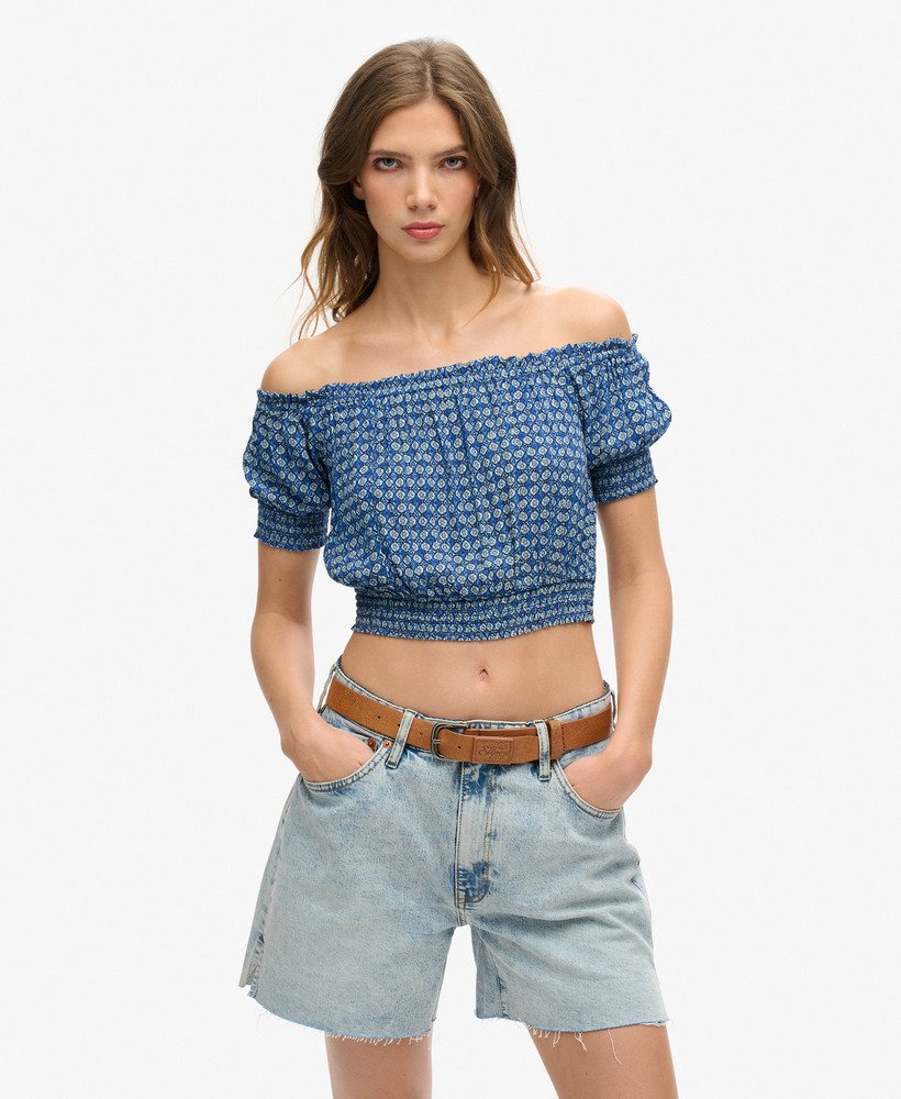 top cropped de manga curta com detalhe franzido em estampa geométrica mini azul.
