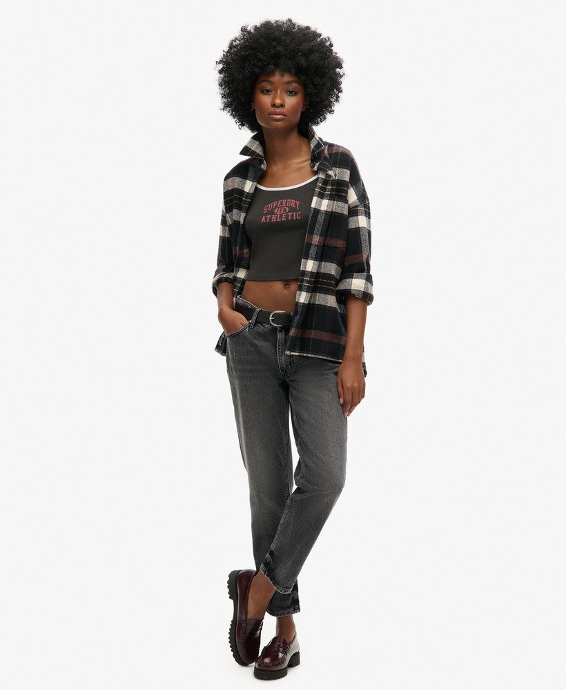 top cropped athletic essentials na cor preta lavada