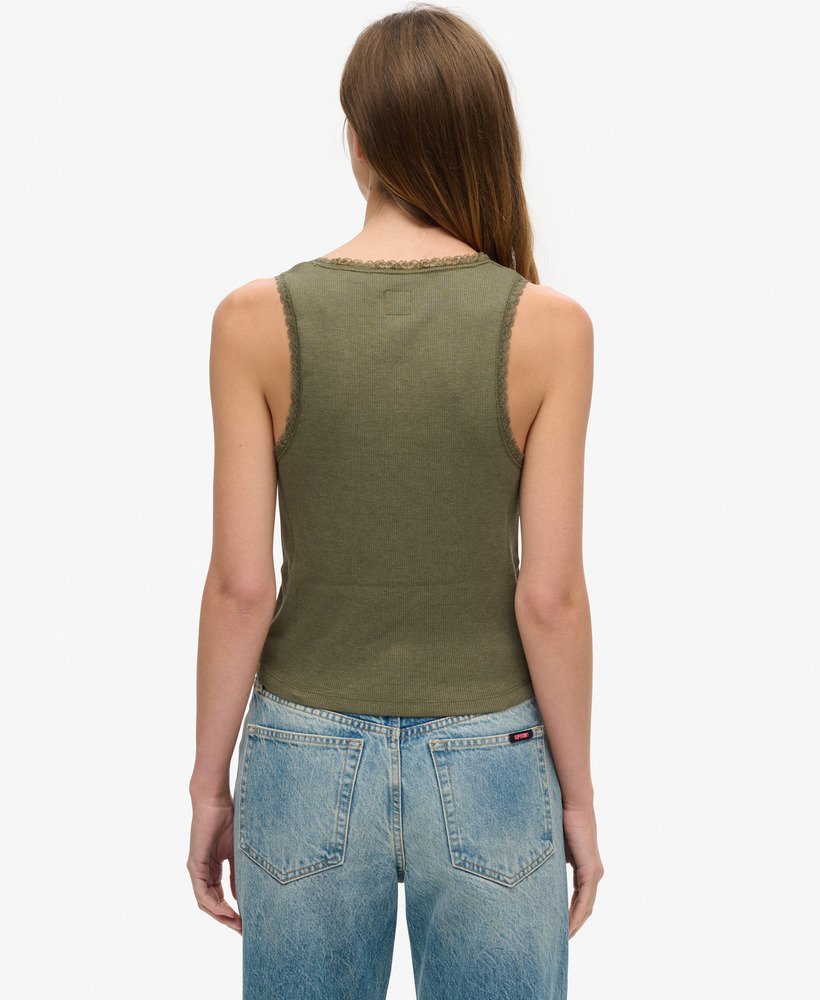 regata athletic essentials vintage com detalhe em renda na cor verde oliva mesclado