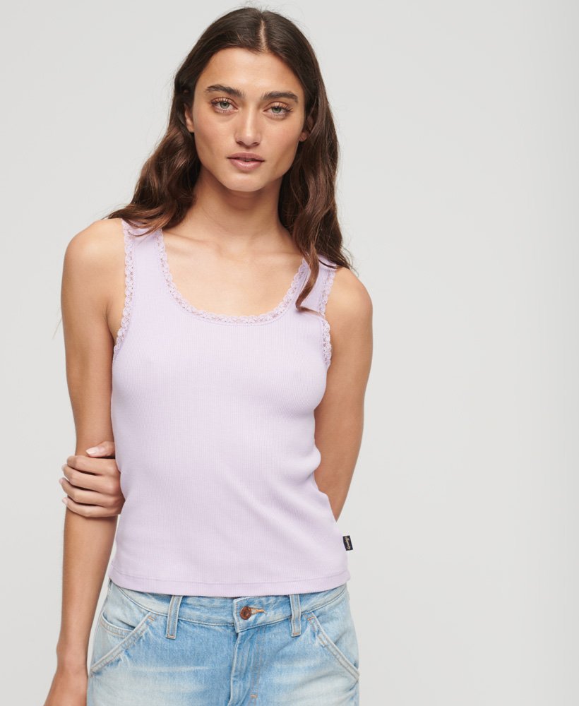 regata athletic essentials vintage com detalhe em renda na cor violeta palma