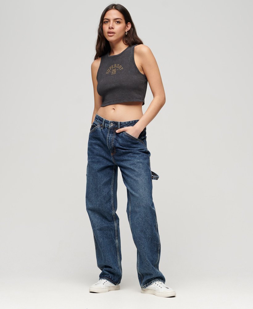 regata cropped athletic essentials waffle na cor preta lavada