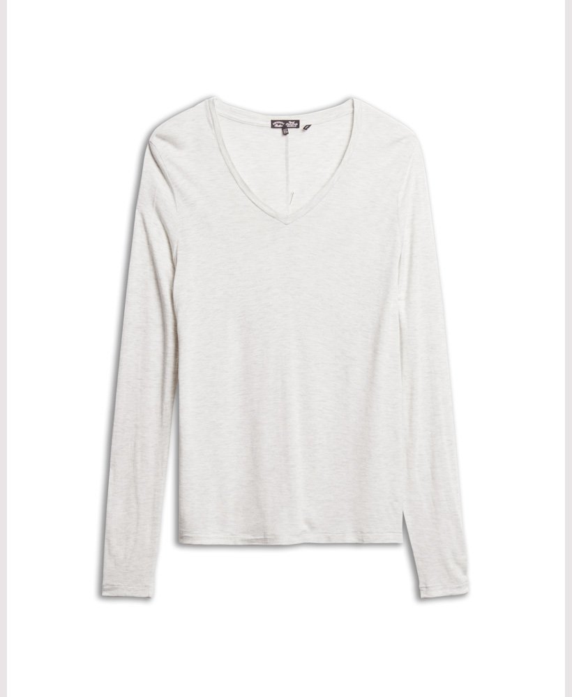 blusa de manga comprida com decote em v em malha na cor cinza claro metálico.