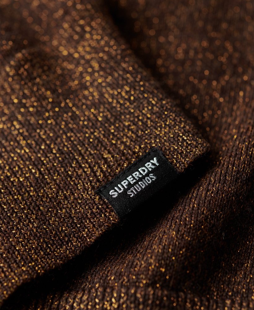 regata de malha merino com gola redonda na cor marrom metálico tabacco da denim co.