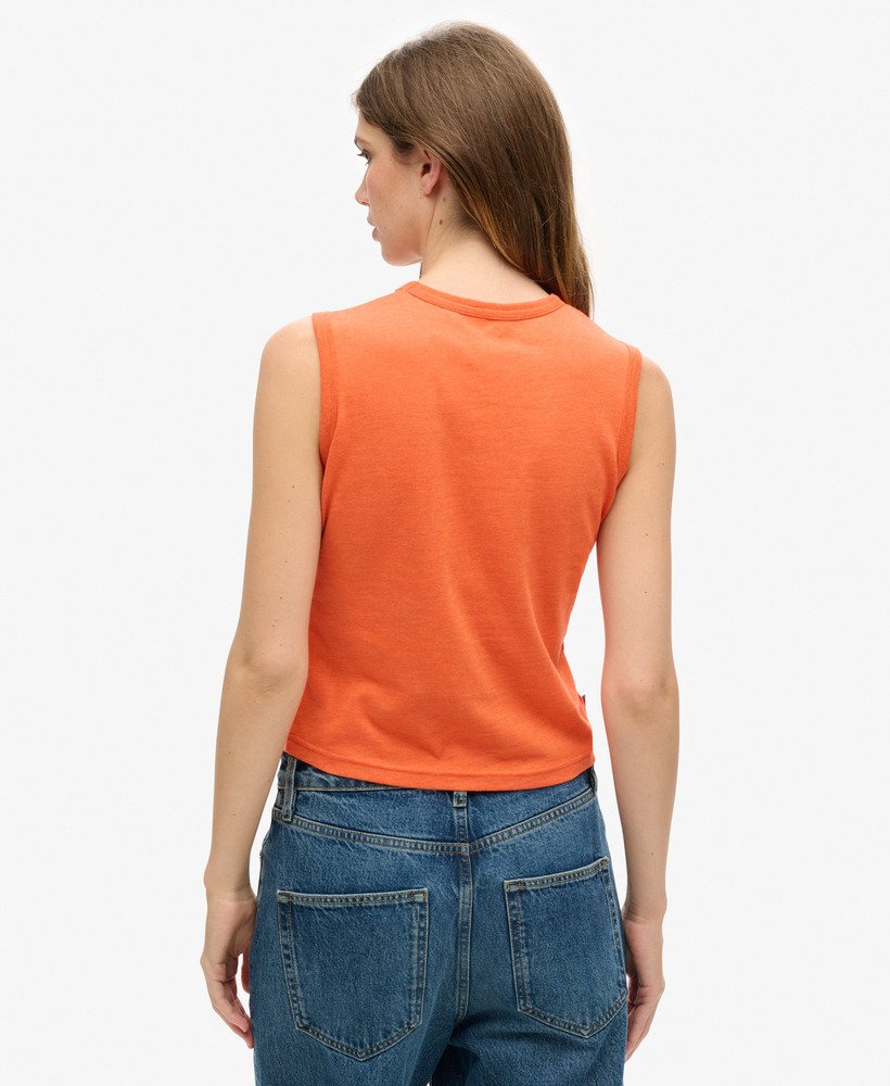 regata slim com estampa do logo vintage da la na cor laranja mesclada.