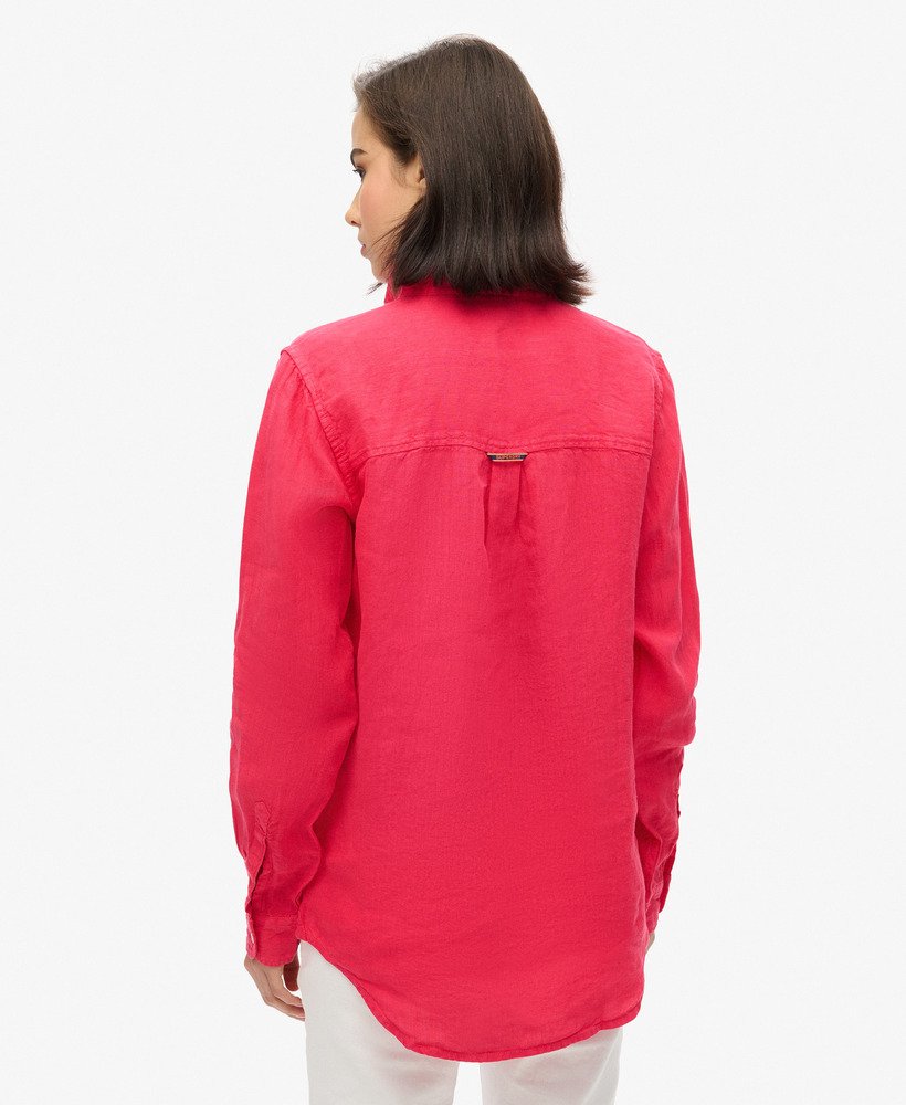 camisa boyfriend casual de linho na cor rosa choque.
