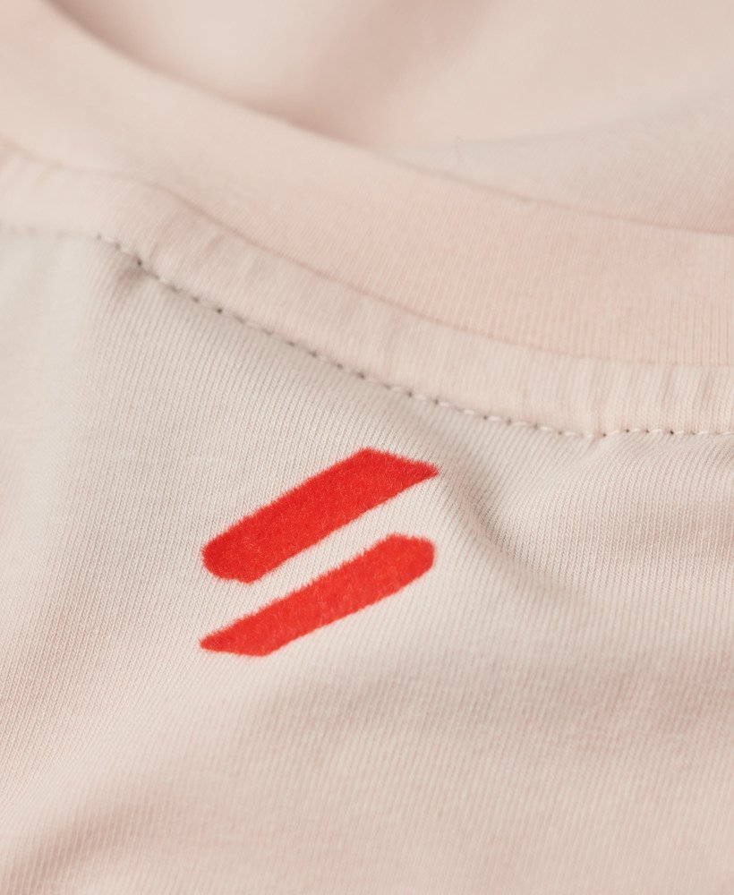 regata esportiva de luxo com estampa gráfica na cor rosa malva da manhã.