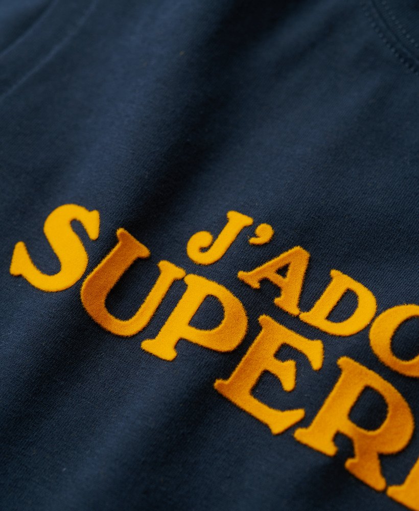 regata esportiva sport luxe graphic fitted na cor azul marinho eclipse.
