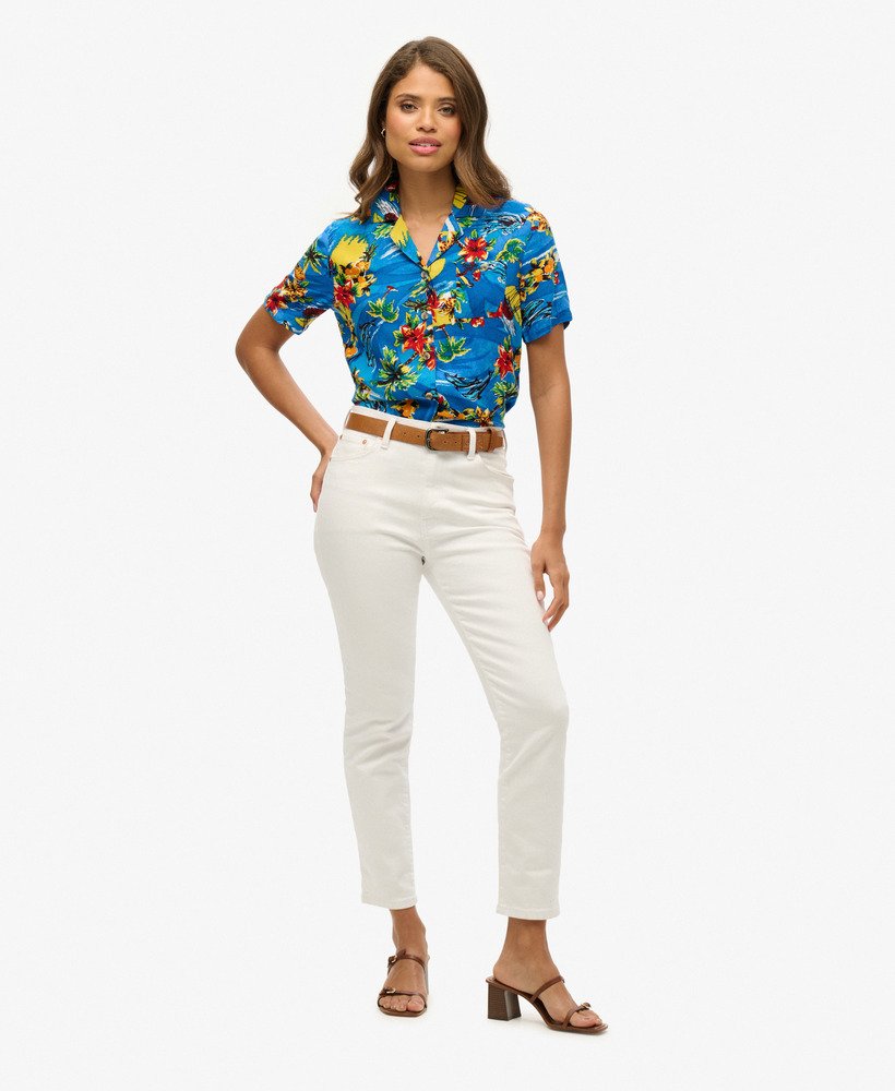 camisa resort de praia em azul golfinho oceano