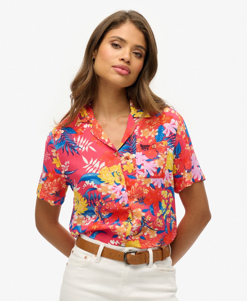 camisa estilo resort de praia na cor rosa anêmona