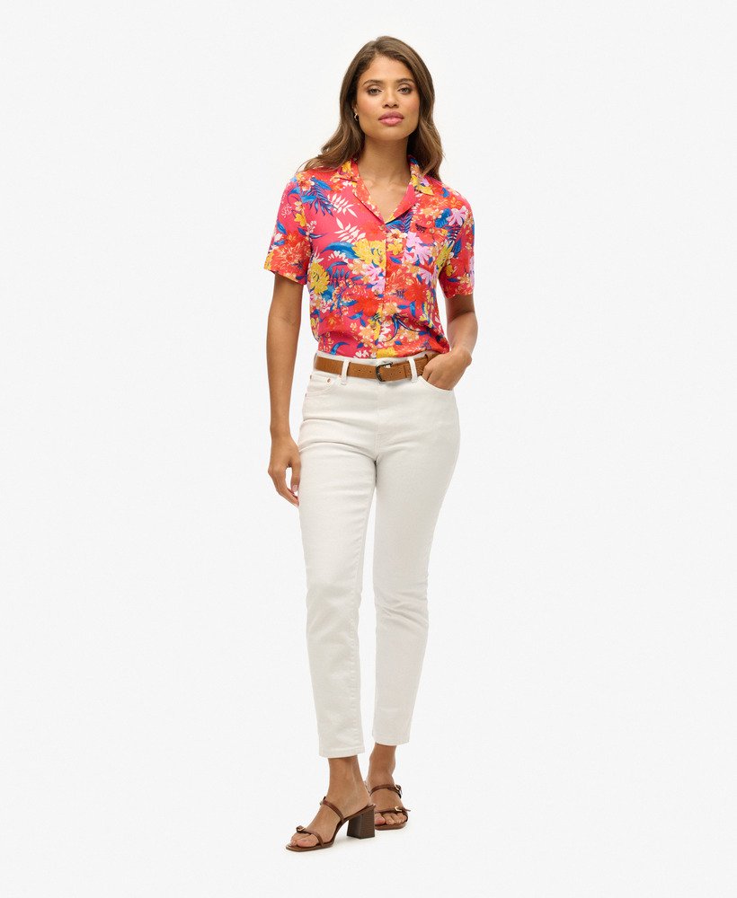 camisa estilo resort de praia na cor rosa anêmona