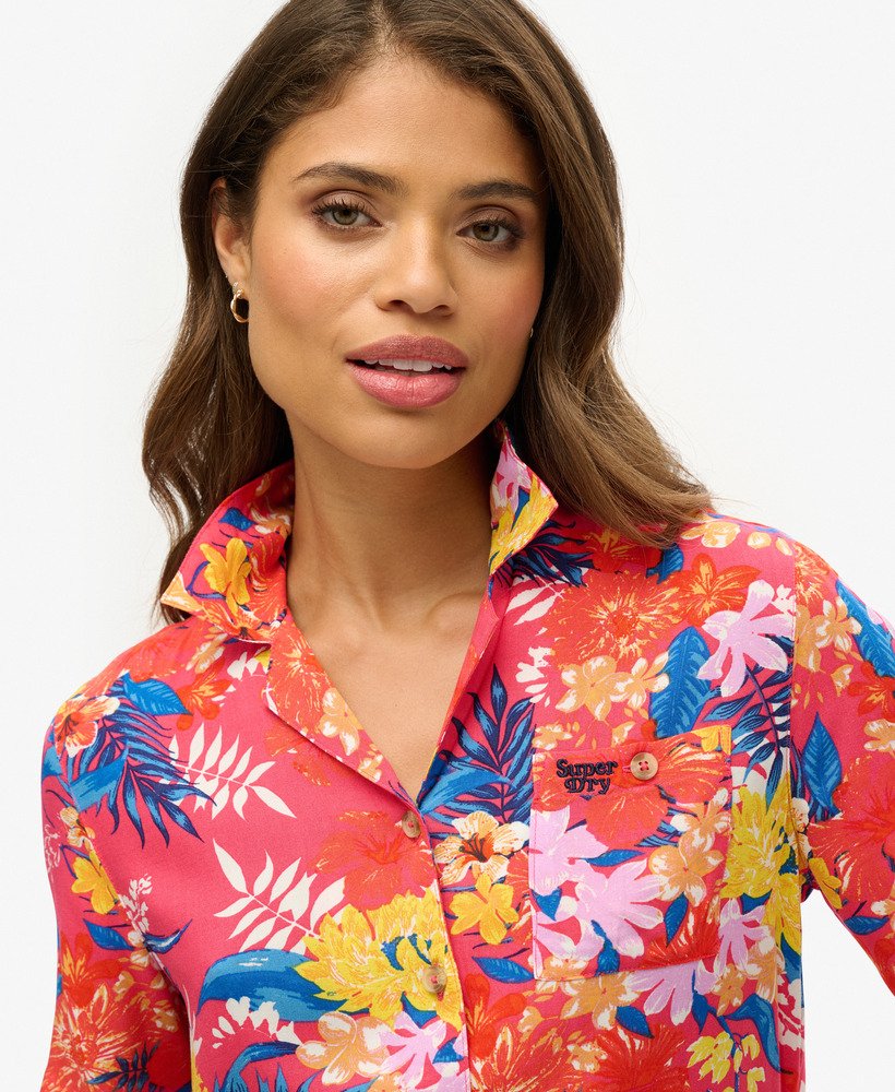 camisa estilo resort de praia na cor rosa anêmona