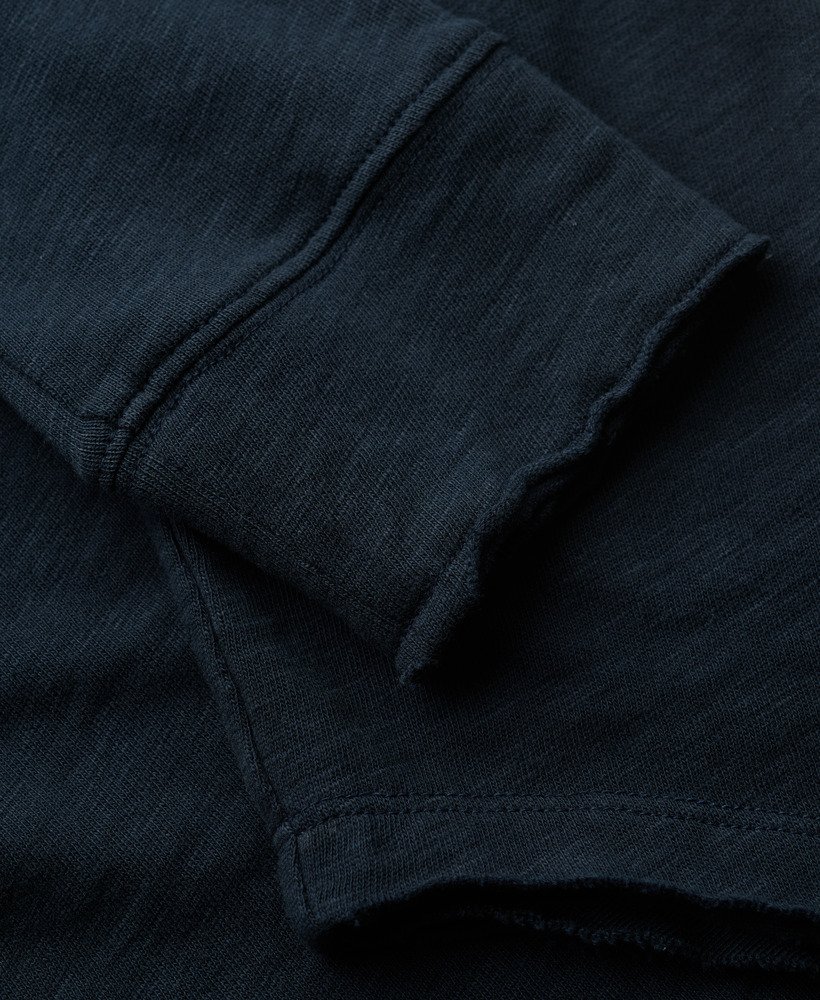 blusa de manga comprida em tecido french terry na cor azul-marinho eclipse.