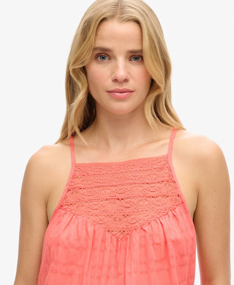 top de renda estilo camisola para praia na cor coral rosado