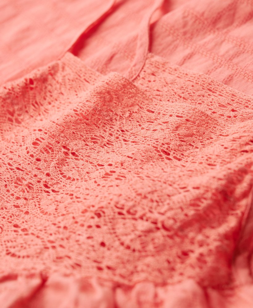 top de renda estilo camisola para praia na cor coral rosado