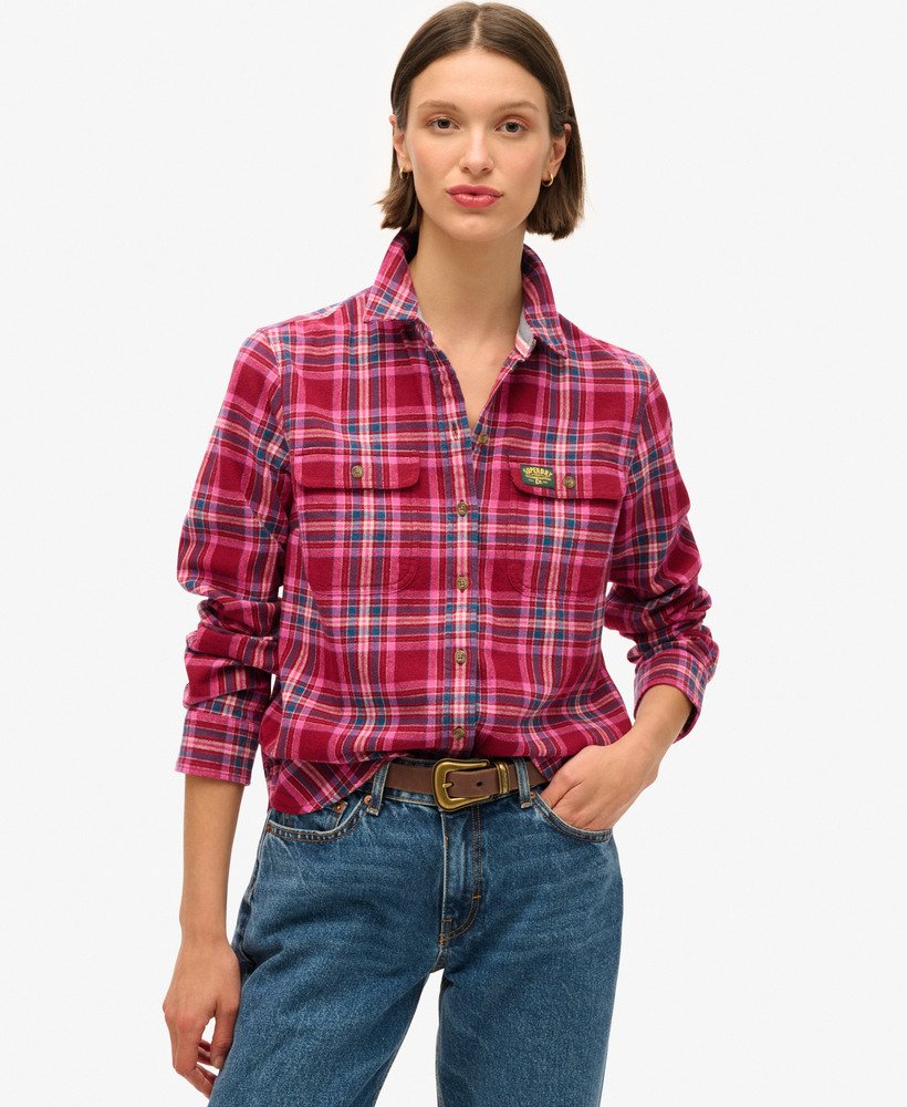 camisa de flanela xadrez lenhador em tom vermelho-cereja