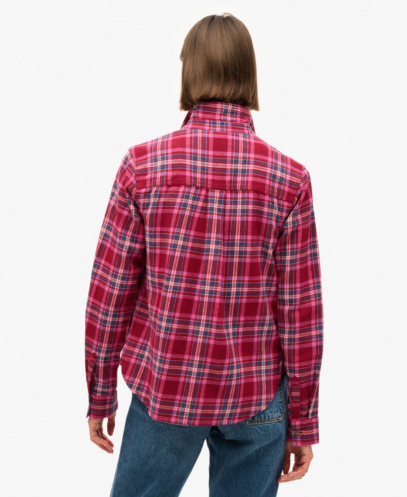 camisa de flanela xadrez lenhador em tom vermelho-cereja