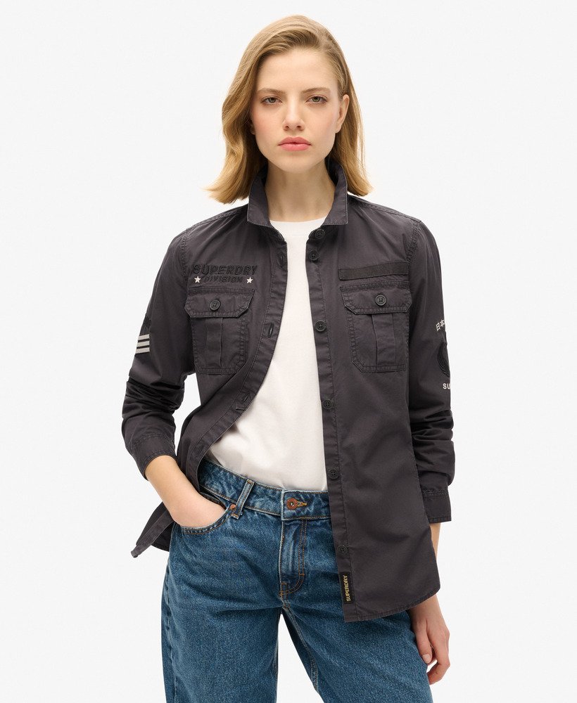 camisa militar em blackboard