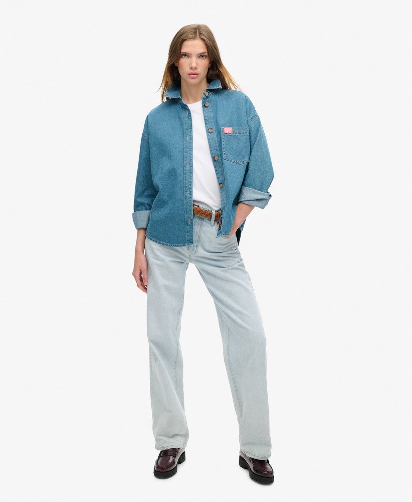 sobretudo jeans em lavagem azul vintage