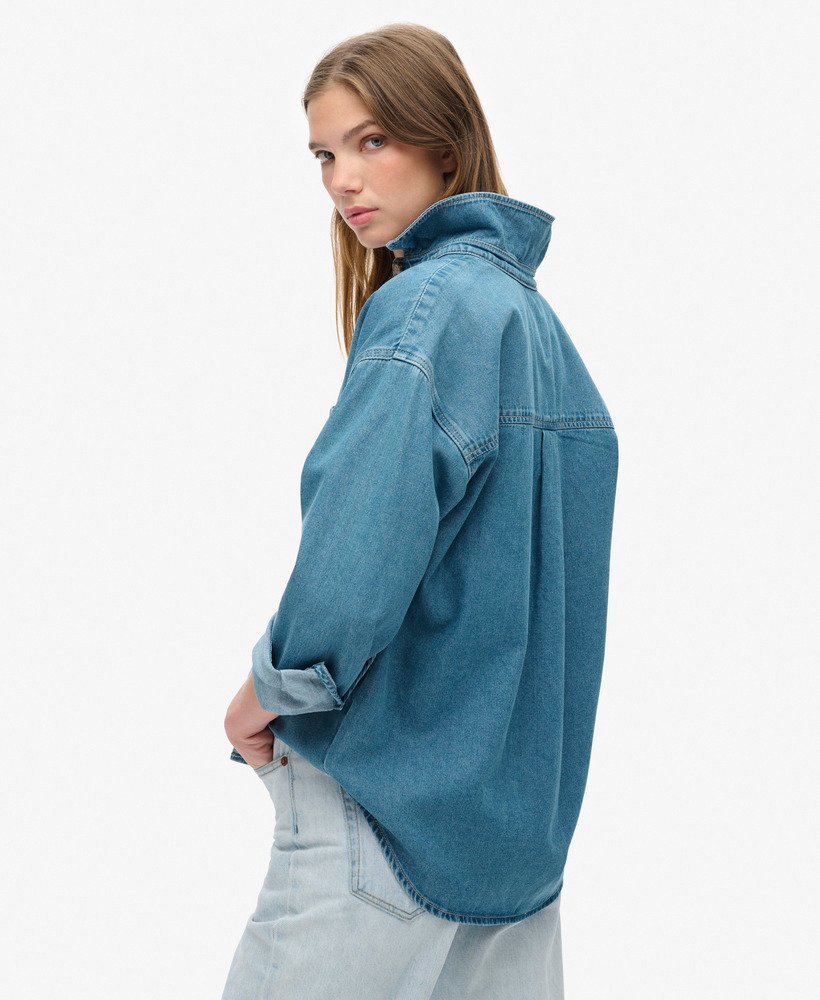 sobretudo jeans em lavagem azul vintage