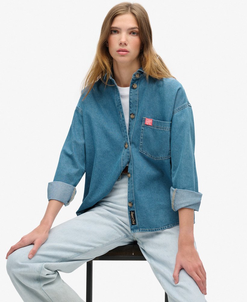 sobretudo jeans em lavagem azul vintage