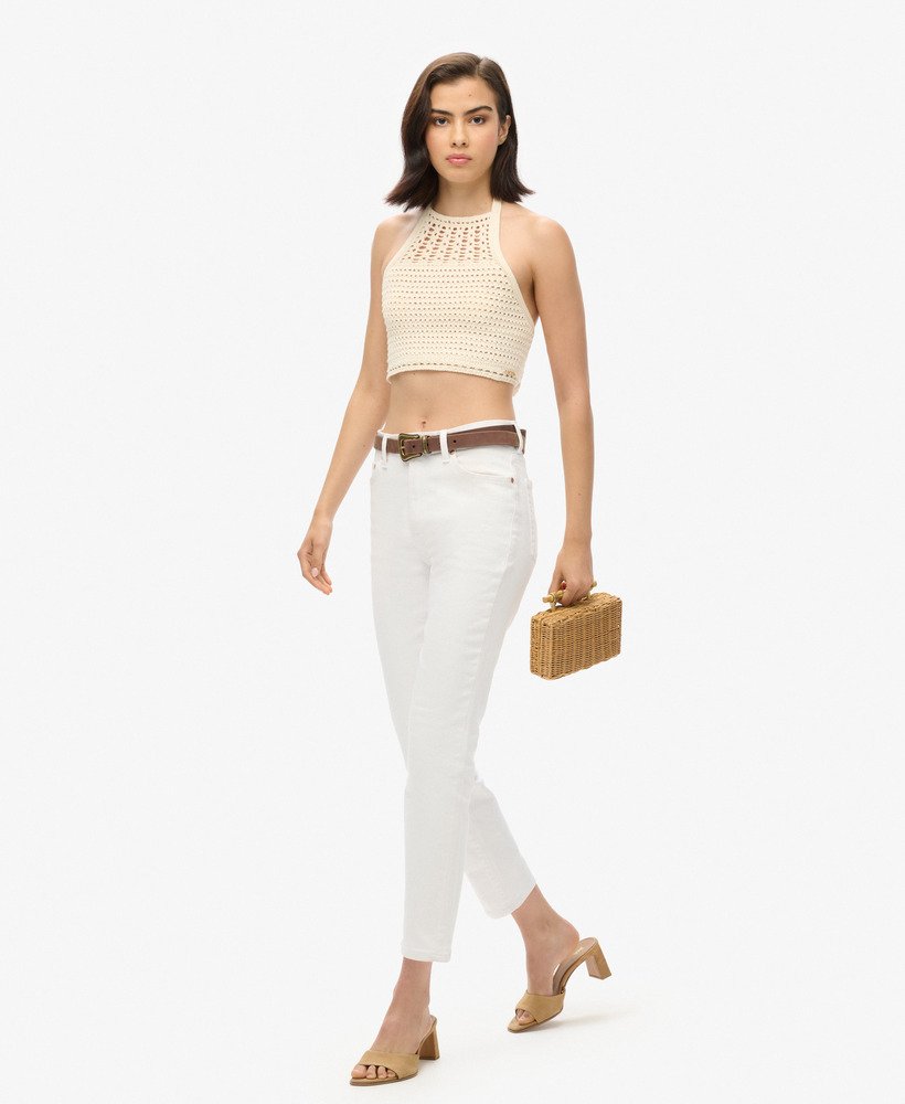 top cropped de crochê com decote halter na cor creme.