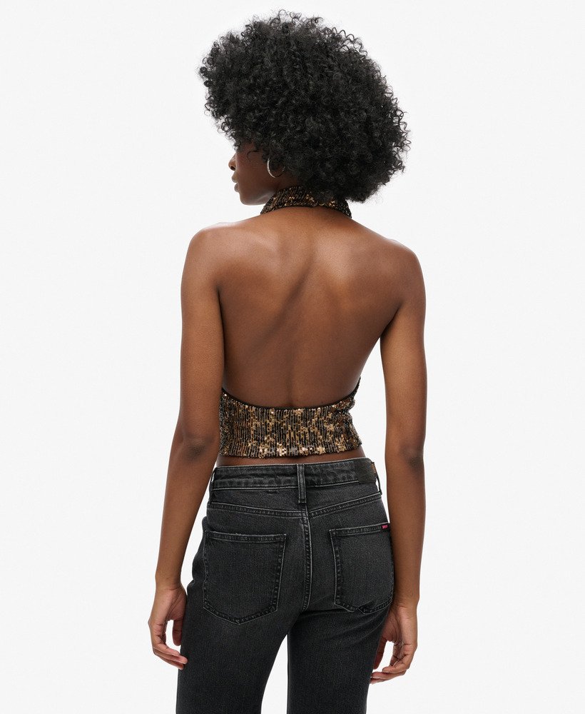 top com decote halter e drapeado em lantejoulas marrons e douradas.