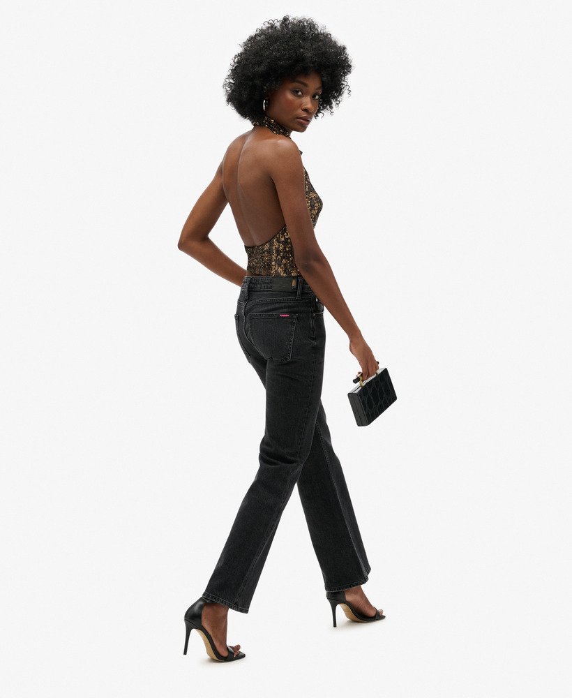 top com decote halter e drapeado em lantejoulas marrons e douradas.