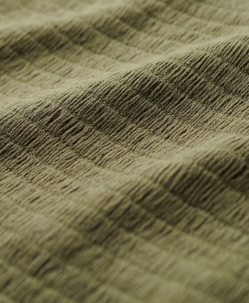 top bandeau com detalhe franzido na cor cáqui lavado.