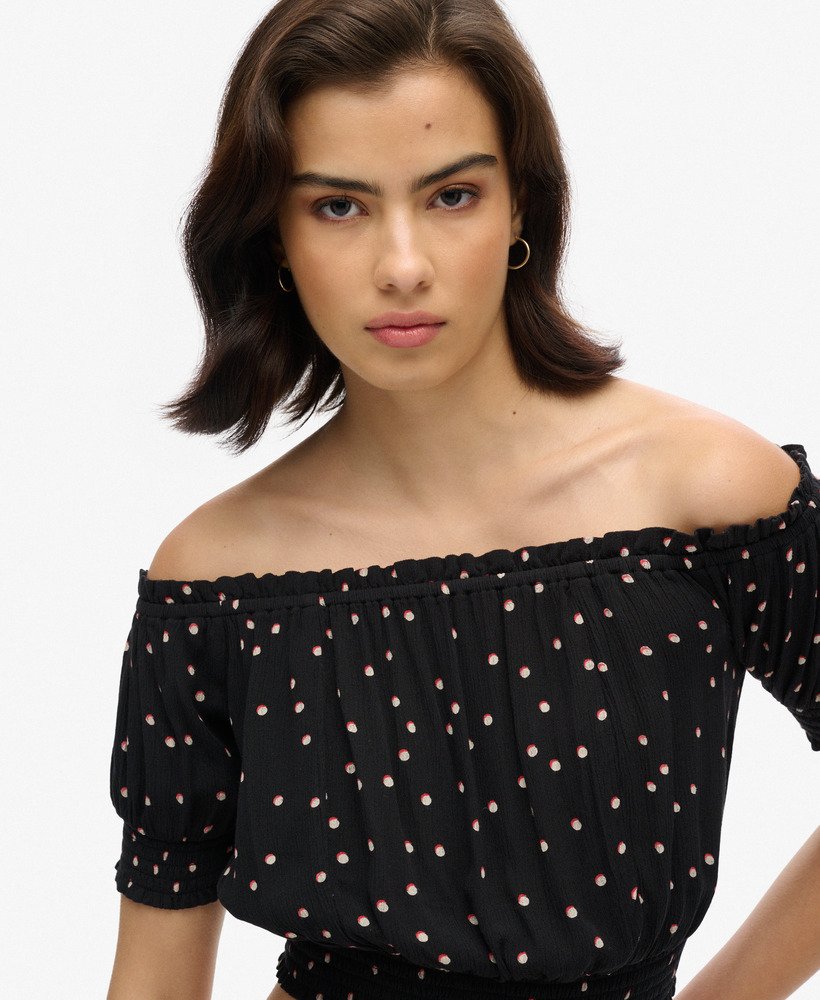 top cropped de manga curta com detalhe franzido na cor preto shadow spot