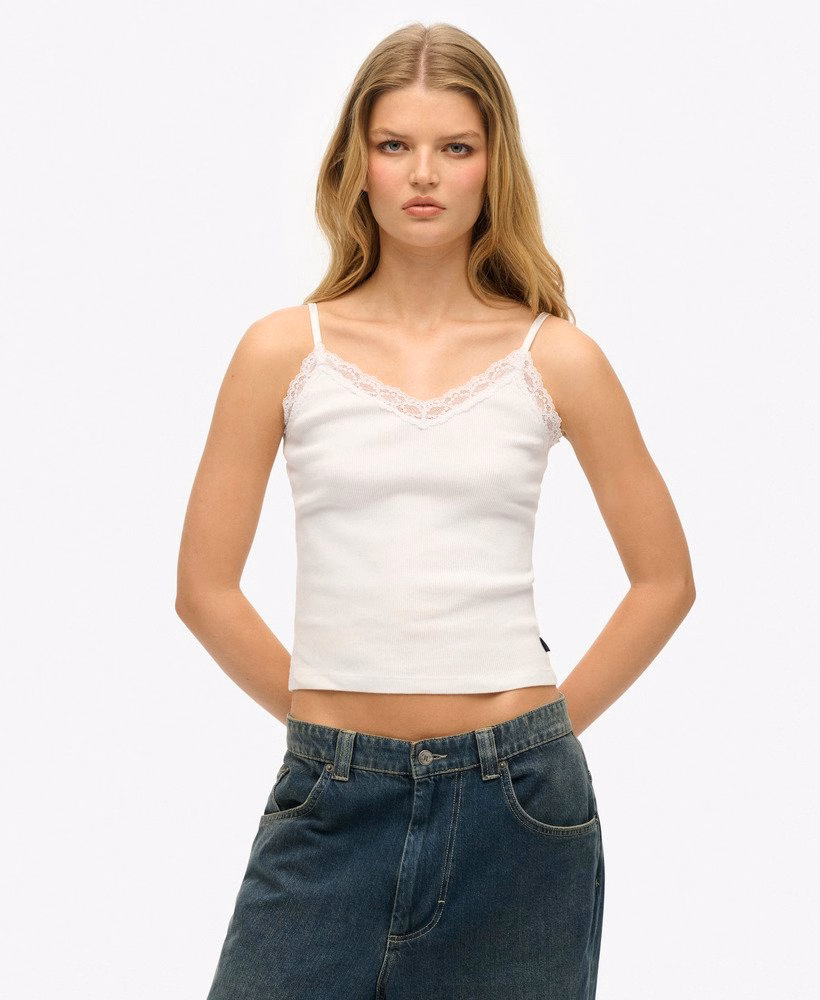 Blusa regata essencial com detalhes em renda