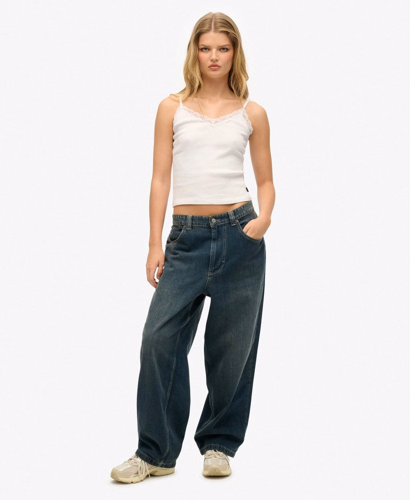 Blusa regata essencial com detalhes em renda
