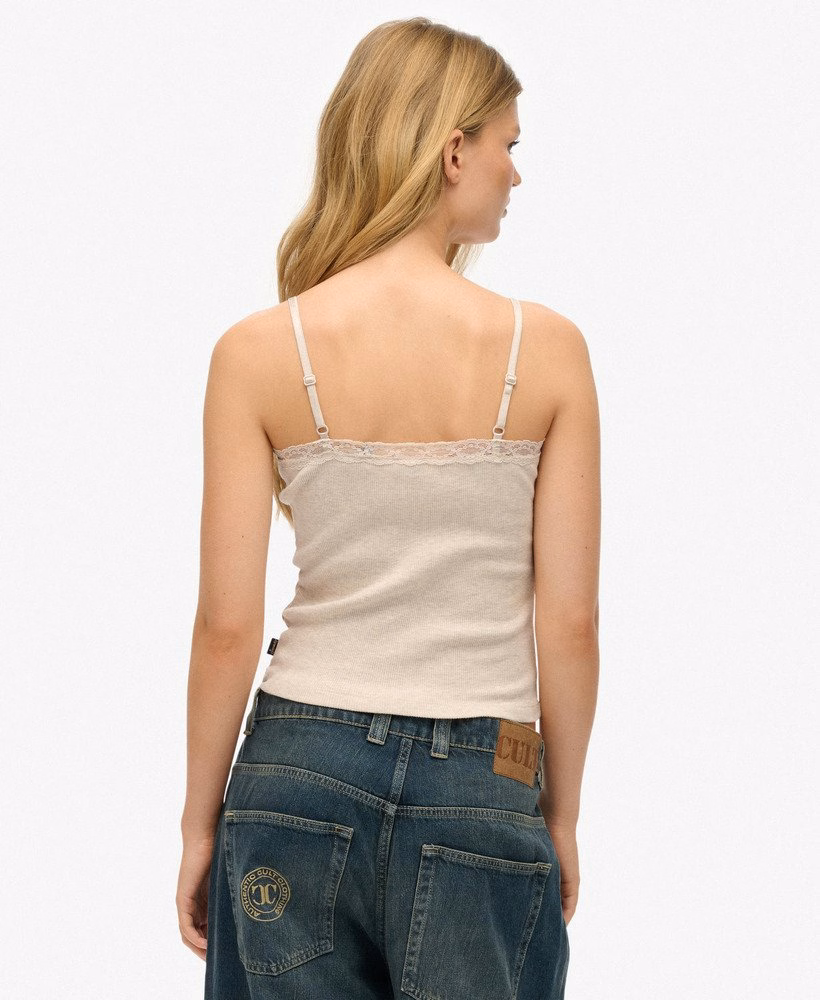 Blusa regata essencial com detalhes em renda