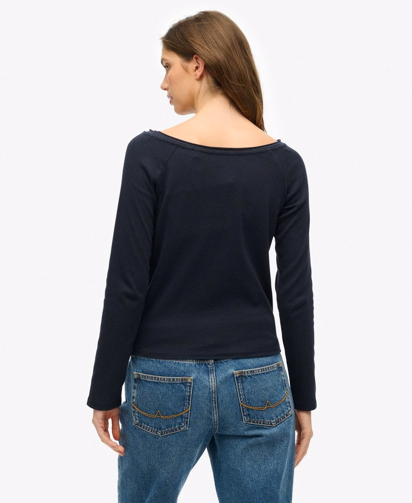 Blusa Bardot com ombros à mostra