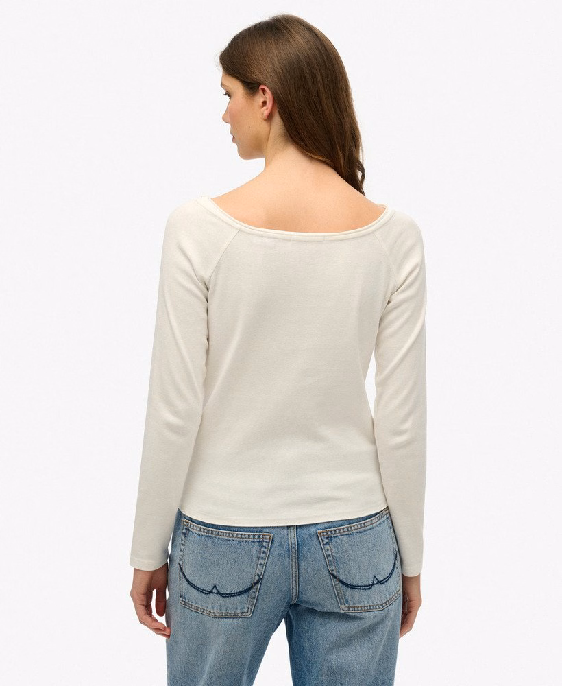 Blusa Bardot com ombros à mostra