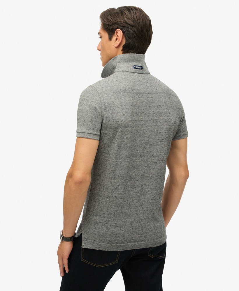 polo piqué clássico essencial em algodão orgânico na cor flint steel grit