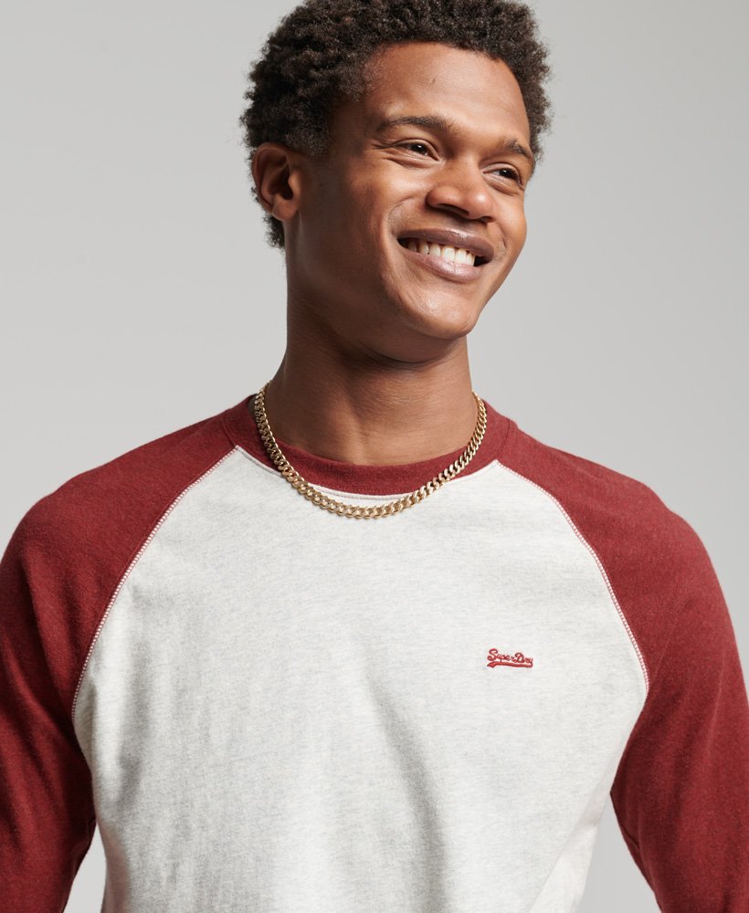 camiseta de manga comprida estilo baseball em algodão orgânico na cor off-whiteruibarbo mesclado.