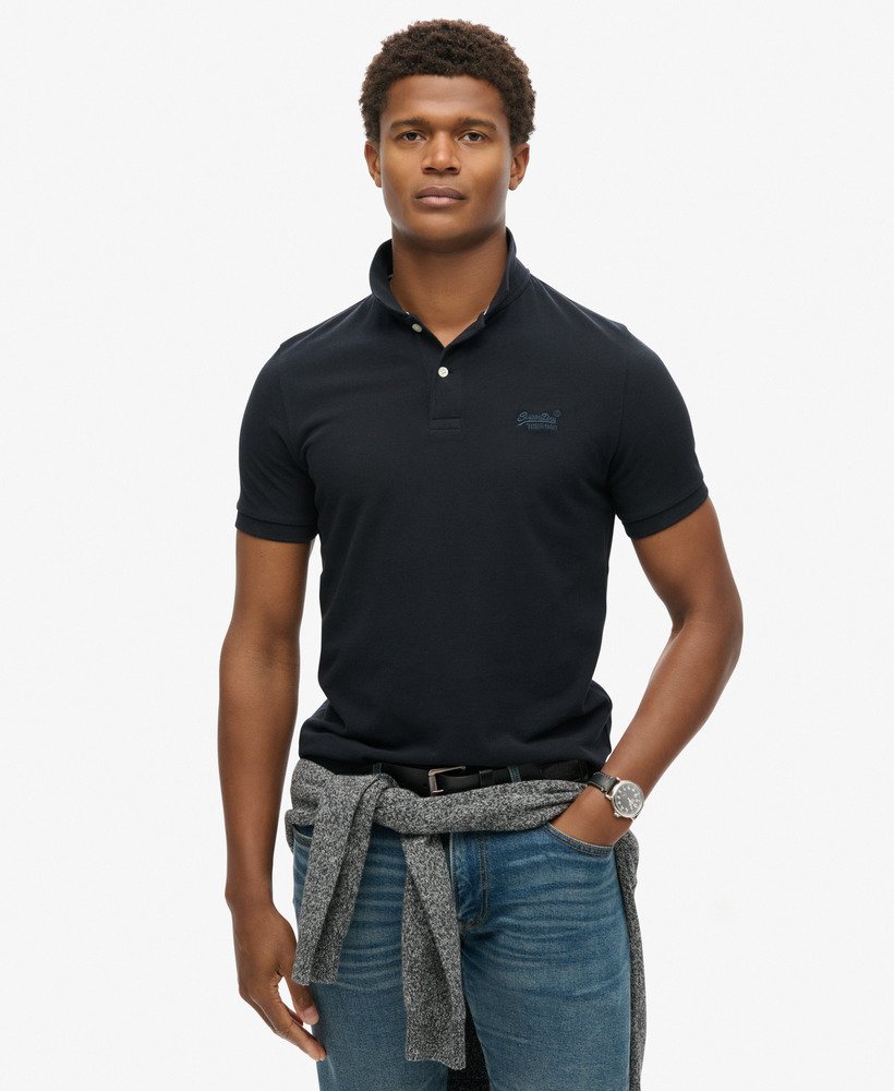 camisa polo clássica em piqué na cor azul-marinho eclipse.