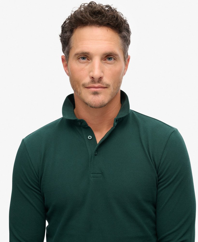 camisa polo de manga comprida em algodão piqué na cor verde-floresta.