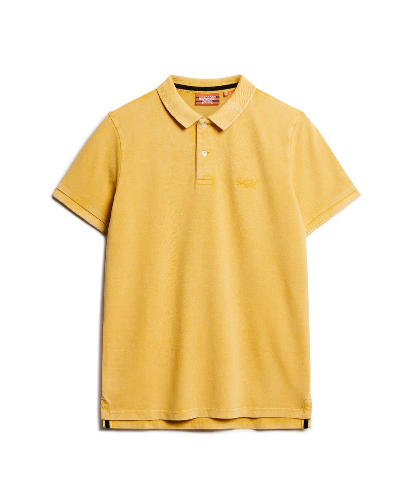 camisa polo desgastada em amarelo pigmentado
