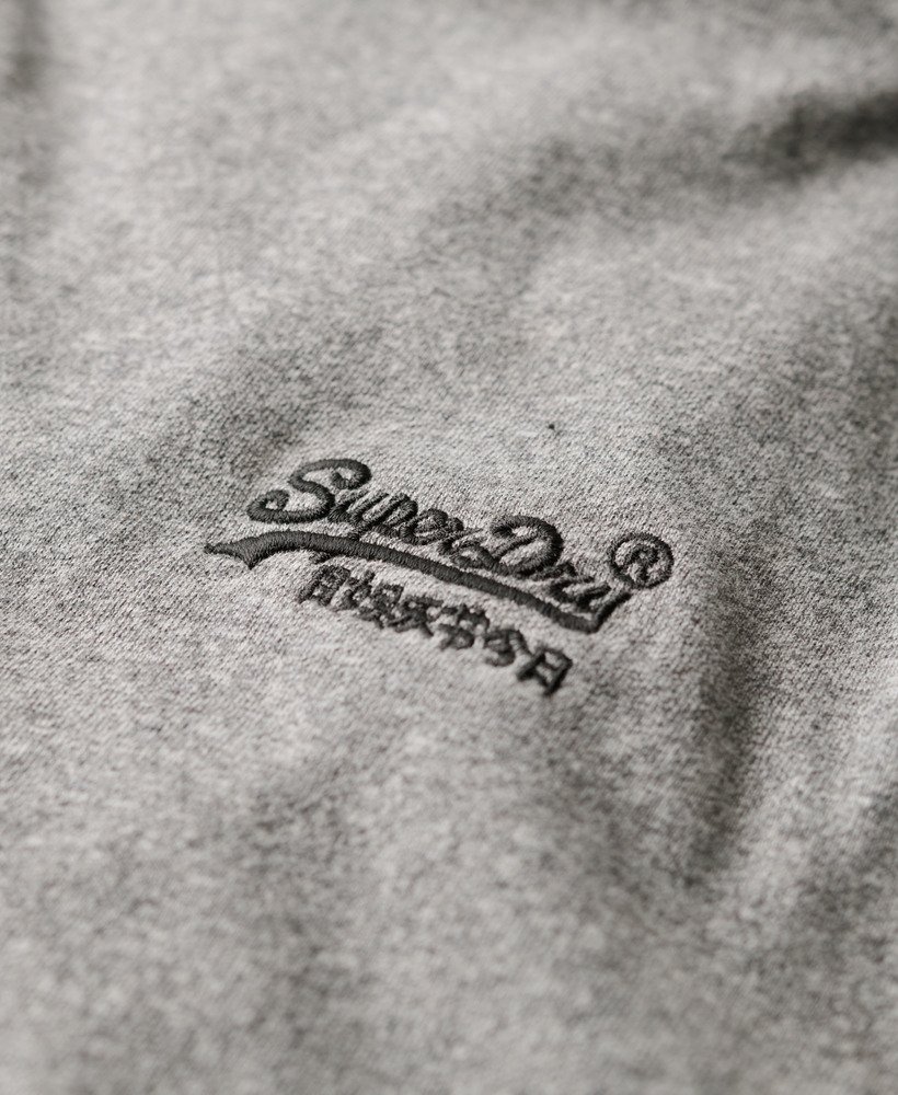 blusa vintage com bordado de logo e meio abotoamento em cinza escuro mesclado.