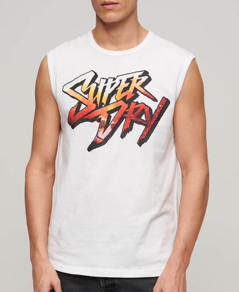 camiseta regata com logo fotográfico em estampa óptica.