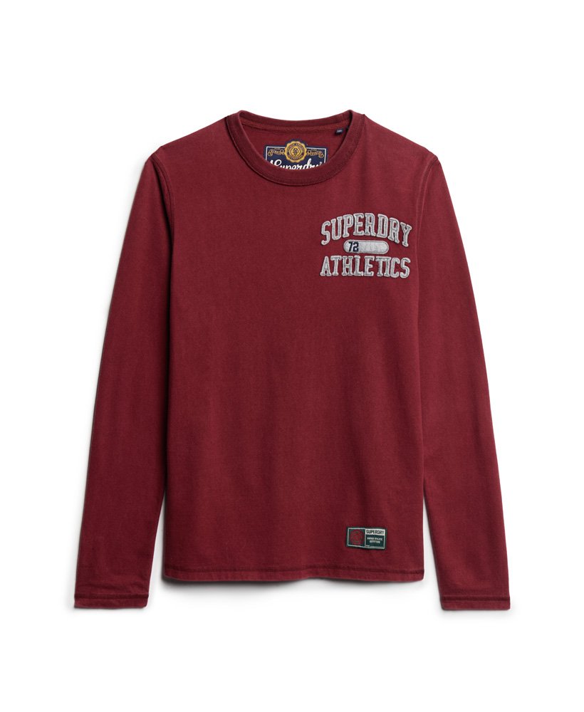 blusa esportiva vintage de manga comprida em um tom rico de vinho.