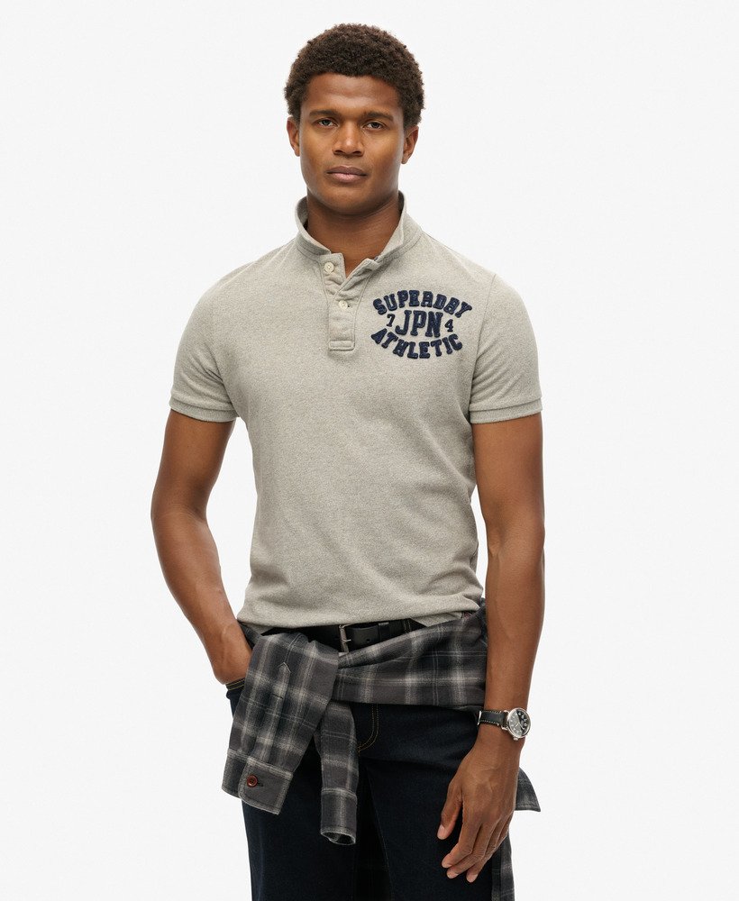 camisa polo esportiva vintage em cinza mescla claro