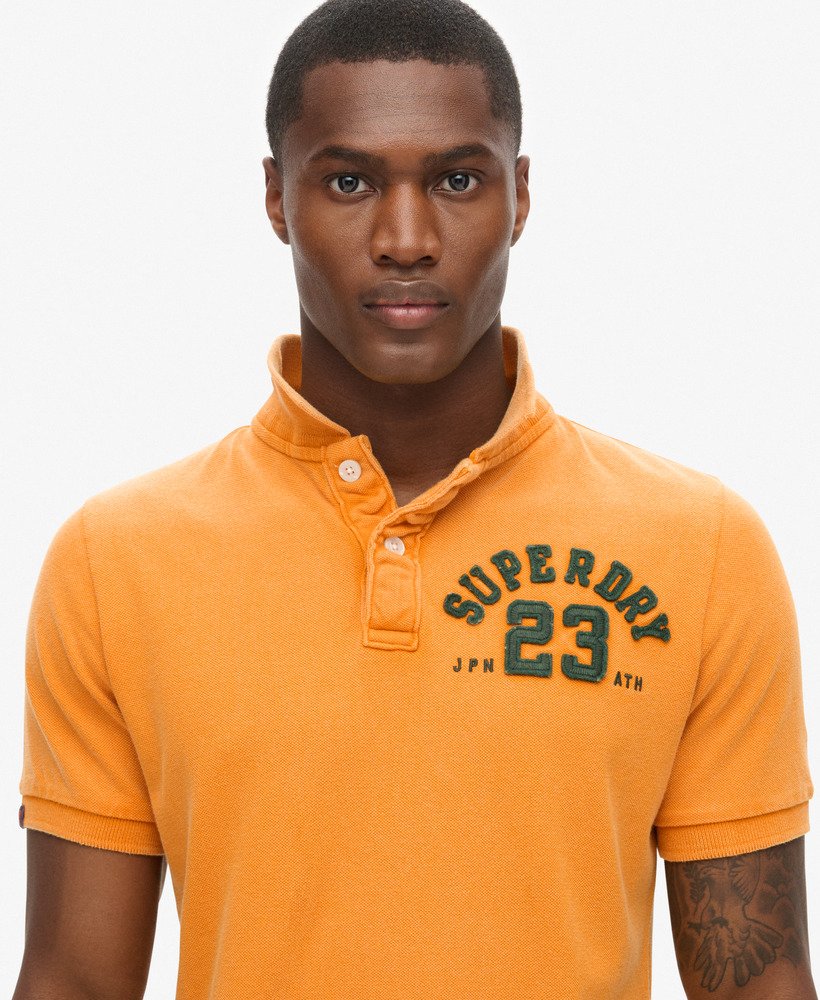 camisa polo esportiva vintage na cor dourado track